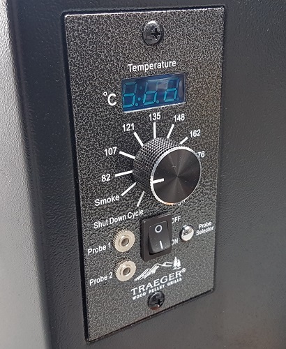 image of the Traeger Pellet Grill Pro Series 22 temperature control